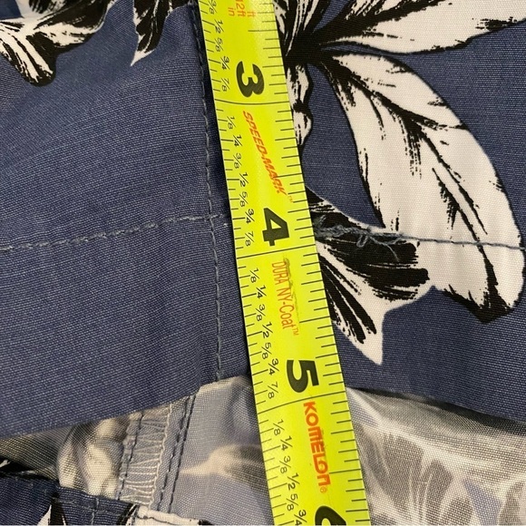 New Men's size Medium Goodthreads classic swim trunks blue navy white hibiscus - Picture 4 of 9